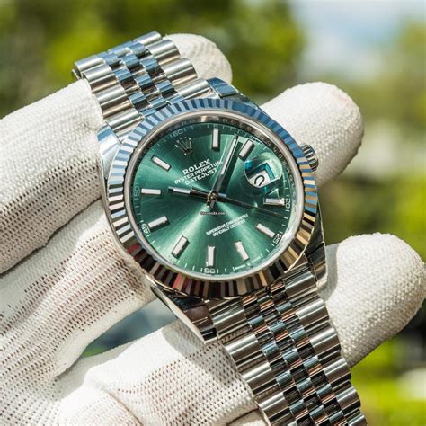 emrald green rolex|rolex datejust 41 green dial.